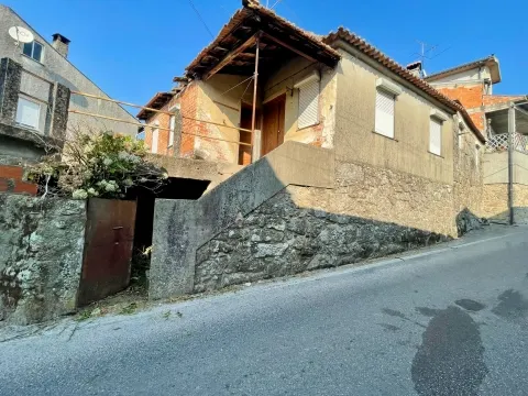 Detached house to restore T2