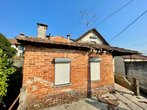 Detached house to restore T2