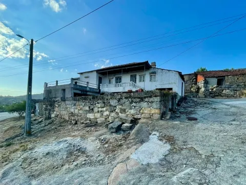 Detached house to restore T2