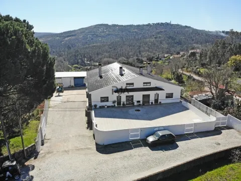 Maison isolée 8 Chambre(s)