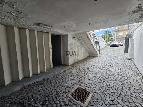 Armazém para Vender em Viseu