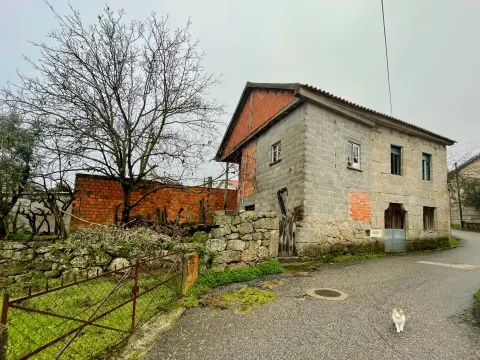 Moradia para Recuperar em Teomil, Tondela
