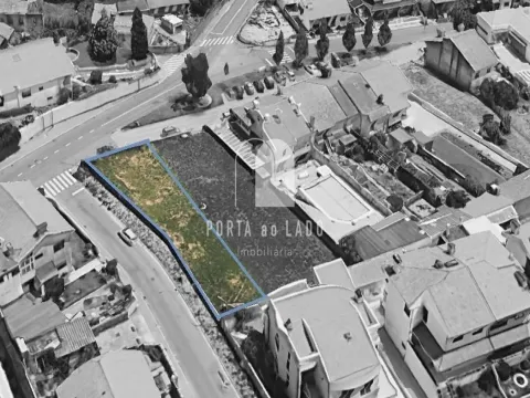 Oportunidade Única em Perosinho — Lote para Construção de Moradia Geminada