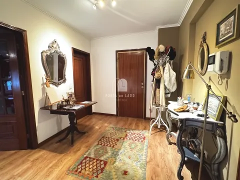 Apartamento T1+1 em Grijó - Vila Nova de Gaia | Último Piso | Garagem | Varanda | Elevador