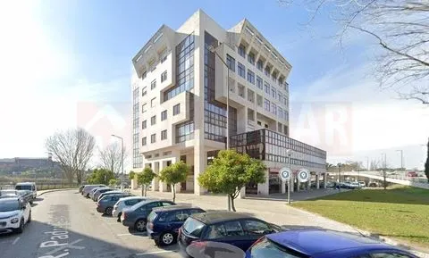 ARRENDA-SE APARCAMENTO EM GARAGEM COLETIVA FECHADA NA BAIXA DE COIMBRA