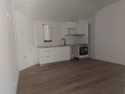 APARTAMENTO T1 NA PEDRULHA EM COIMBRA