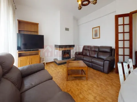 APARTAMENTO T2 COM SÓTÃO NA URBANIZAÇÃO DO LORETO EM COIMBRA