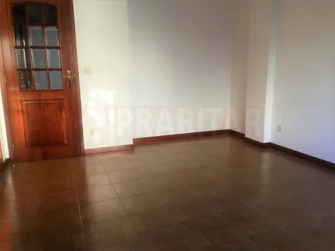 Apartamento T1 para arrendar na Av. Afonso Henriques, Celas, Coimbra