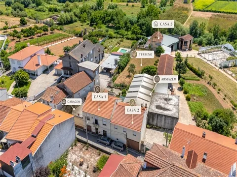  3 CASAS + TERRENO + GARAGEM (4 ARTIGOS), EM CEIRA