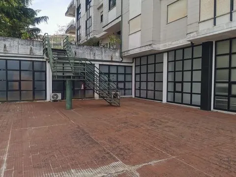 EM CELAS, ARRENDA-SE ESCRITÓRIO (registado na CRP COMO ARRUMO)