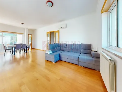 MORADIA T5 EM CASTELO VIEGAS - SANTA CLARA