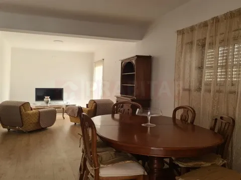APARTAMENTO TIPO T2 EM MORADIA ANTANHOL