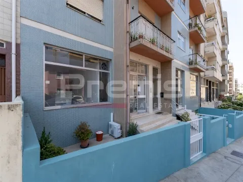 Apartamento T1+2 / Rua do Agueiro, Vila Nova de Gaia / Venda/ 215000€