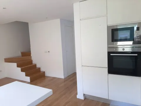 Moradia T2 com jardim com 120 m2, Aldoar