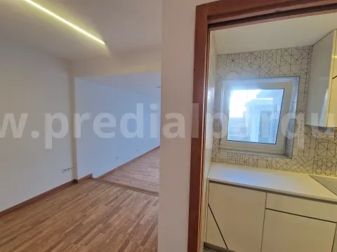 Moradia T3+1 para venda no Bairro António Aroso