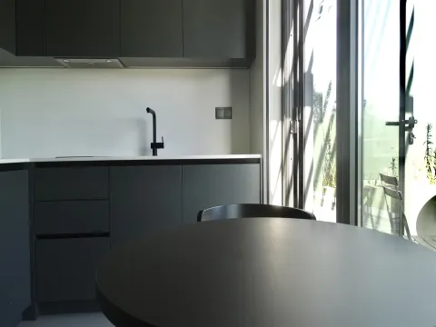 Apartamento T0 com terraço, Condomínio exclusivo junto Norteshopping