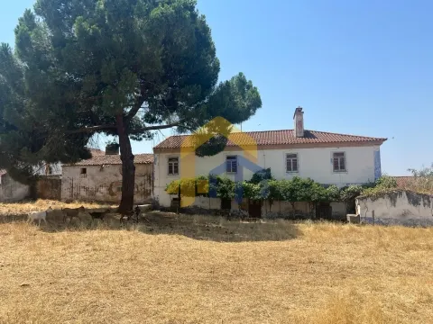 Moradia para reabilitar em Vaiamonte – Monforte