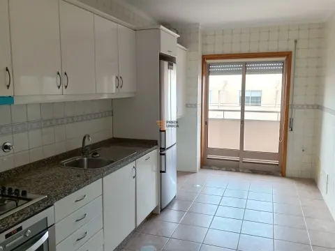 T2 para Arrendamento em Miramar