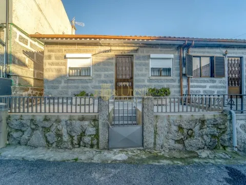 Maison de 2 chambres à vendre à São Torcato