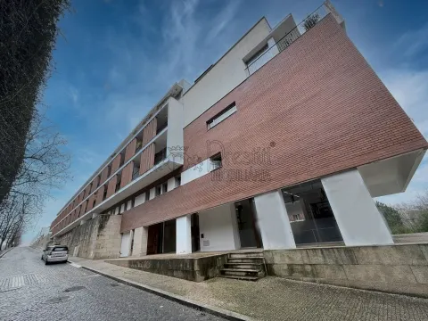 3 bedroom apartment for rent in Parque da Cidade in Guimarães