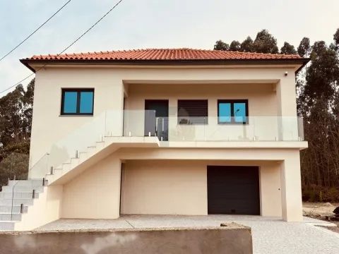 Moradia T3+1 Remodelada Subportela - Prime Transition