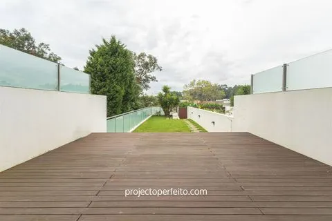 Moradia T3 em Condomínio Fechado com piscina