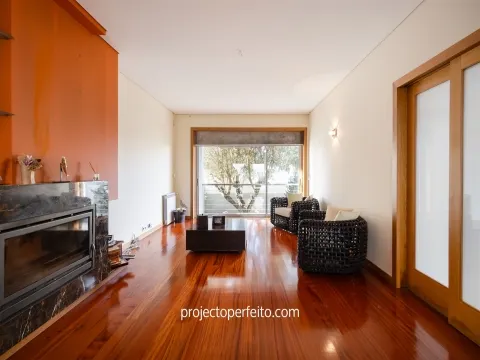 半独立式的房子 4个房间 +1