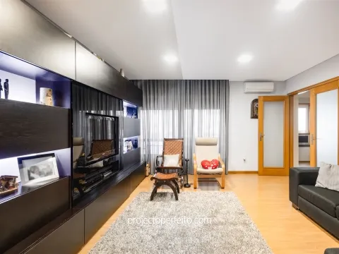 Moradia em Banda T3+1