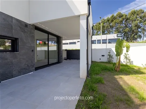 Moradia Geminada T5