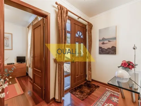 3+2 bedroom house with sea and mountain views