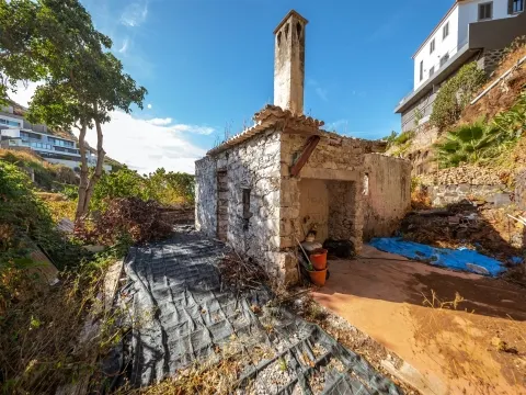 Terreno com ruína no Lazareto, São Gonçalo, Funchal