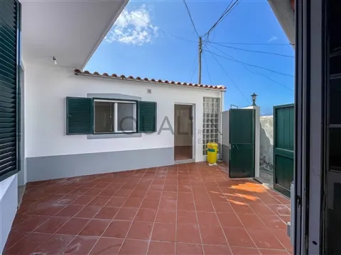 Piano Indipendente di Villa Ristrutturato a Funchal