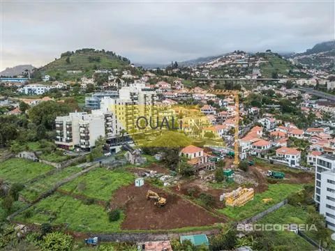 Loja Comercial para venda nas virtudes, Funchal - Ilha da Madeira - €275.000,00