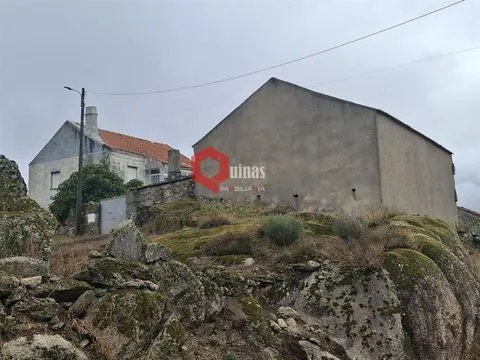 Moradia T2 para remodelar em Abitureira