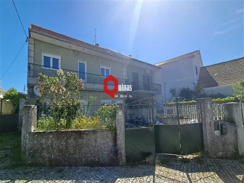 Apartamento y ático T3 en alquiler en Sabugal