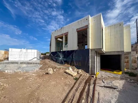 Maison avec Piscine et Jardin Près des Plages