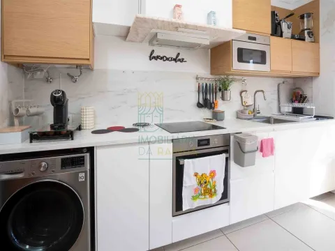 Apartamento T3 no Coração da Cidade – Com Garagem e Varandas