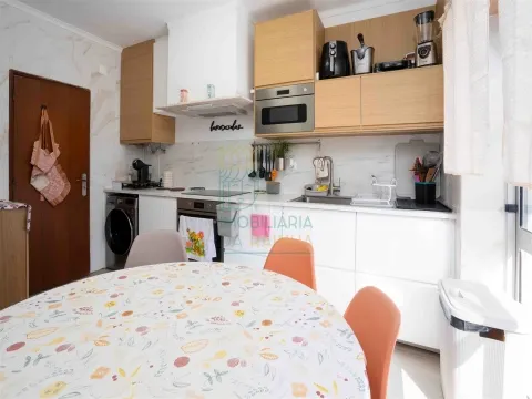 Apartamento T3 no Coração da Cidade – Com Garagem e Varandas