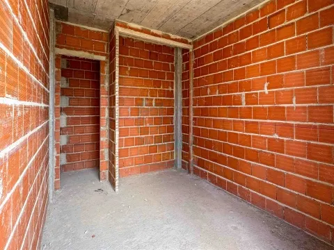 Maison de Plain-Pied avec 3 Chambres, Piscine et Garage dans un Lotissement Privé