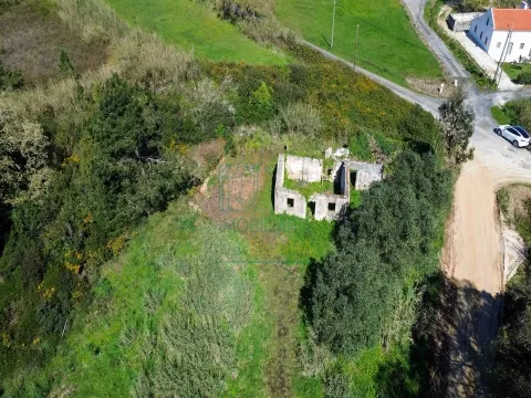 Ruína com terreno em Caldas da Rainha