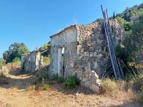 Terreno com projeto aprovado para moradia T3, magnifica vista mar