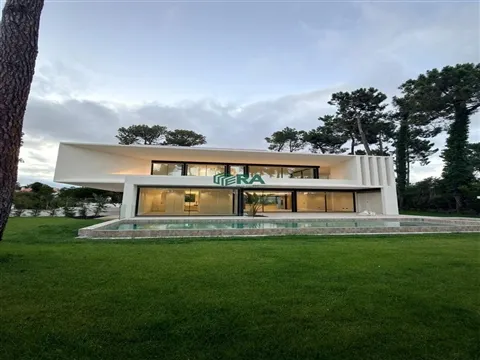 Maison 6 Chambre(s)