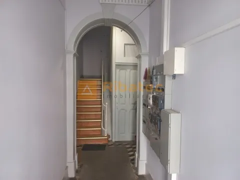 Apartamento T2 com logradouro na Estrela