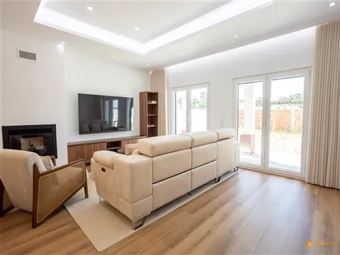 Moradia T3 Moderna | Vendida com Recheio | Projeto para Piscina