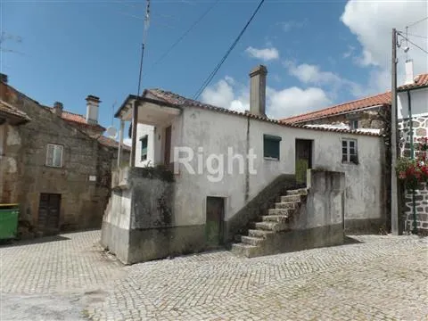 Casa serrana de pedra na Aldeia de Casal Vasco