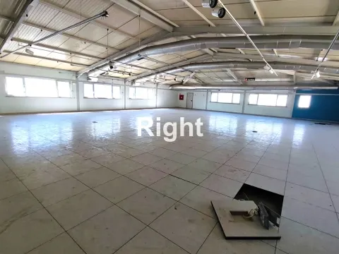 Edifício de armazéns no Prior Velho