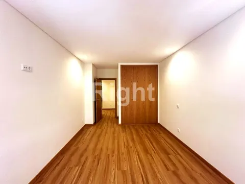 Prédio novo em Benfica