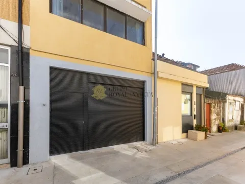  Apartamento T2 Reabilitado no Bonfim – Viva com Estilo no Coração do Porto!