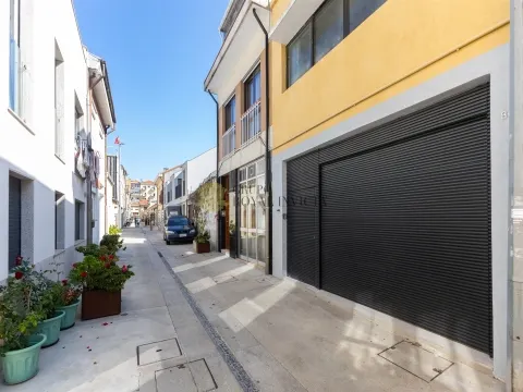  Apartamento T2 Reabilitado no Bonfim – Viva com Estilo no Coração do Porto!