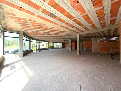  Fantástica Loja de Gaveto na Madalena – Vila Nova de Gaia